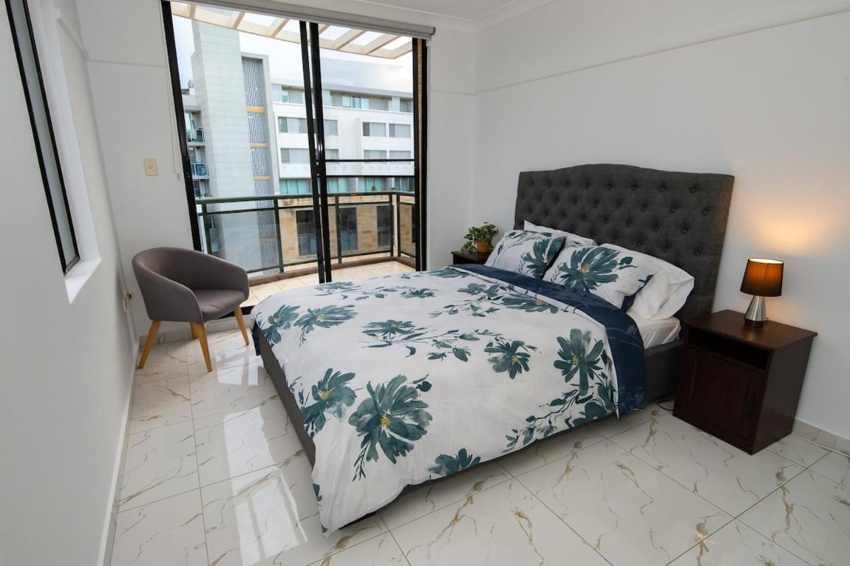 Apartment 2bedrooms, 2-bath, 1 Garage