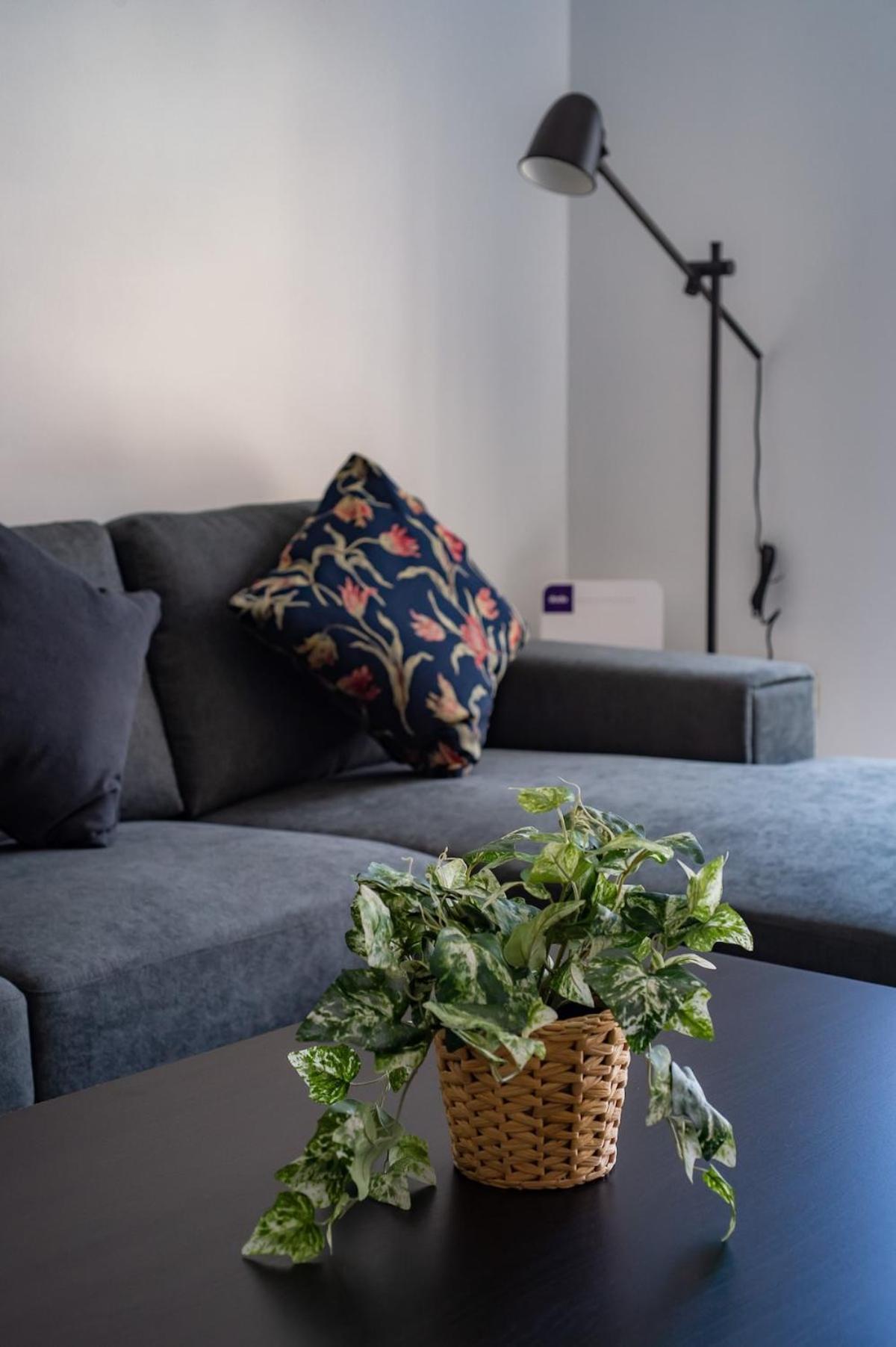 2bedrooms, 2-bath, 1 Garage Apartment Sydney